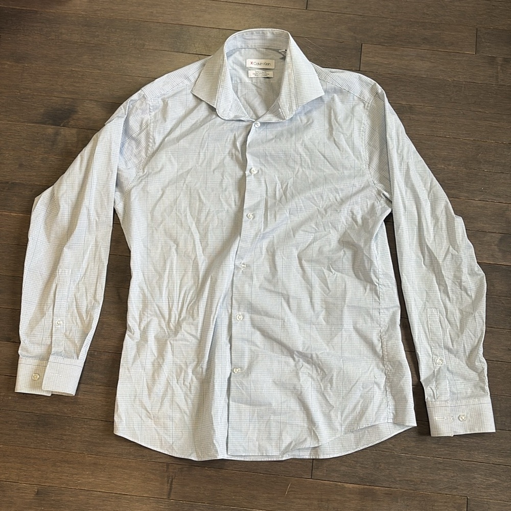 Men’s M 32/33 Calvin Klein White with Blue Plaid Pattern Button Up Shirt